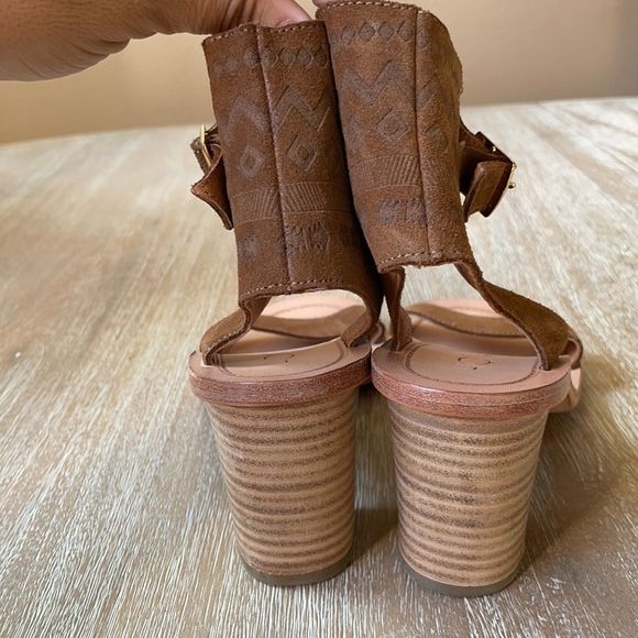 Howsty Sandals Size 38 - Picture 3 of 7